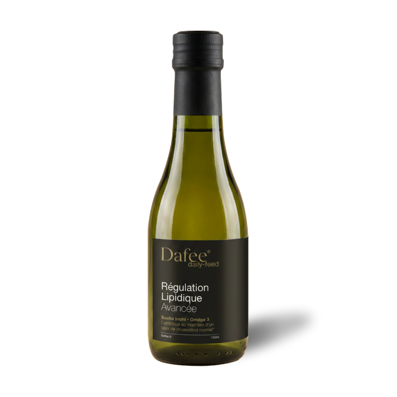 A bottle of Dafee Daily Feed Régulation Lipidique Avancée supplement, featuring a green bottle with a black cap and a black label with gold and white text, set against a plain white background.
