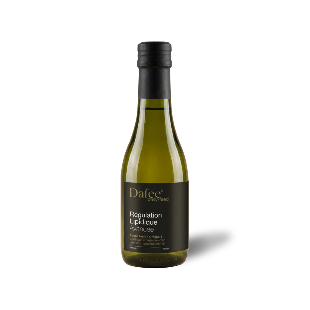 A bottle of Dafee Daily Feed Régulation Lipidique Avancée supplement, featuring a  green bottle with a black cap and a black label with gold and white text, set against a plain white background.